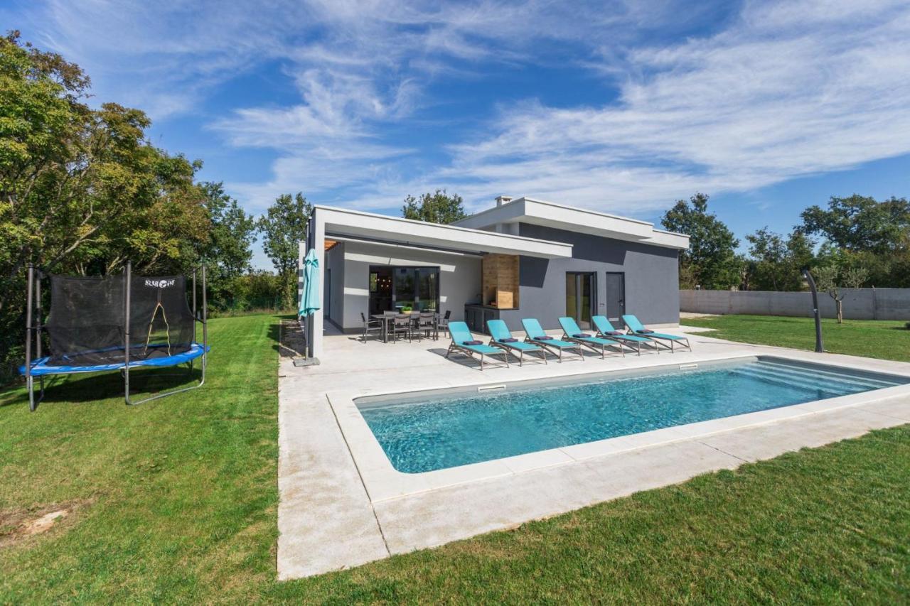 Villa Mariva Žminj Exteriör bild